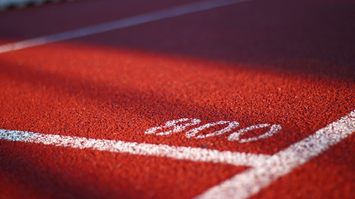 800 meter line